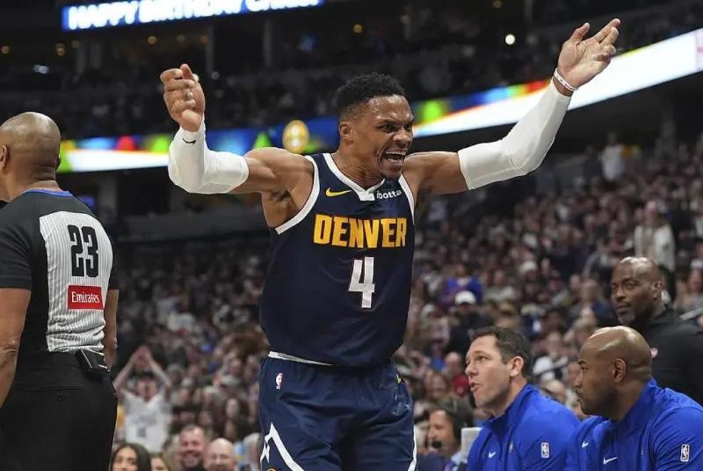 Kaiyun中国官网穆雷新星重要助攻表现突出，FPX前途光明！