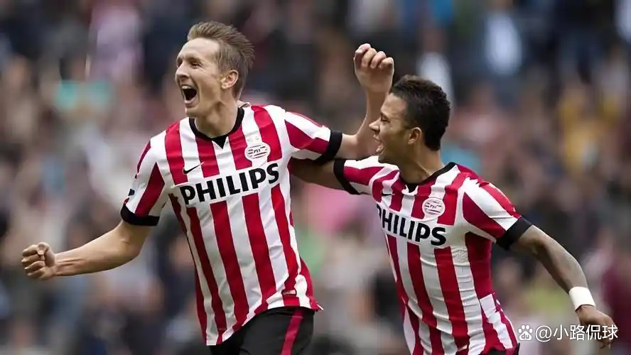 开云体育app下载包含荷甲集结日走向成谜，多特蒙德止住颓势，球迷炸锅，身体对抗强度拉满的词条